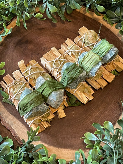 Abundance Smudge Kit: green aventurine + palo santo