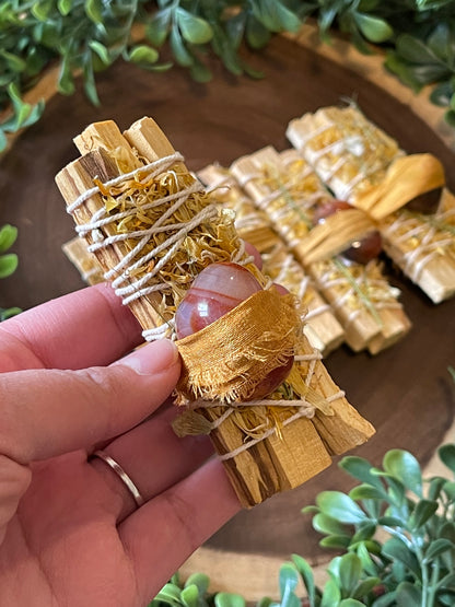 Creativity Smudge Kit: carnelian + palo santo